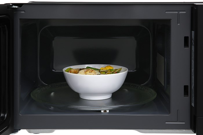 Lò vi sóng có nướng Panasonic NN-GM34NBYUE 24 lít