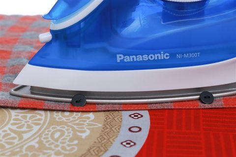 Bàn ủi hơi nước Panasonic NI-M300TARA 1800W